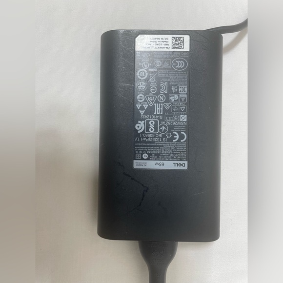 Dell 65w AC Adapter - Picture 2 of 5